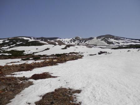 残雪時期の望岳台（５月）.jpg